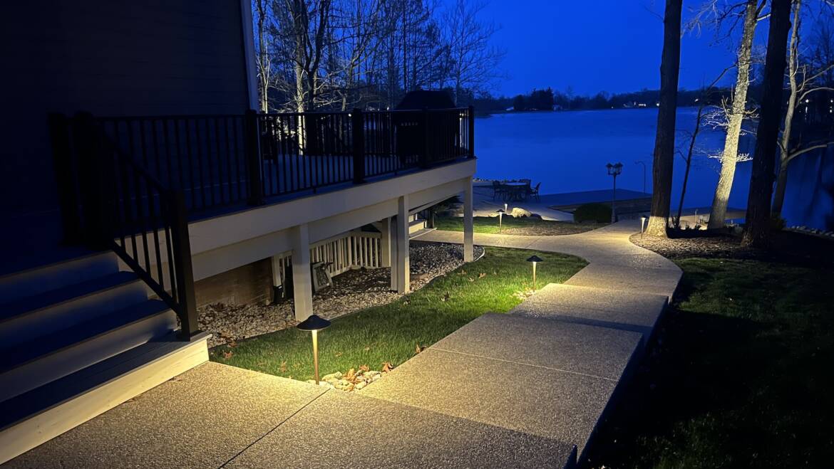 How Can You Personalize Your Garden with Custom Outdoor Light Fixtures in 2025?